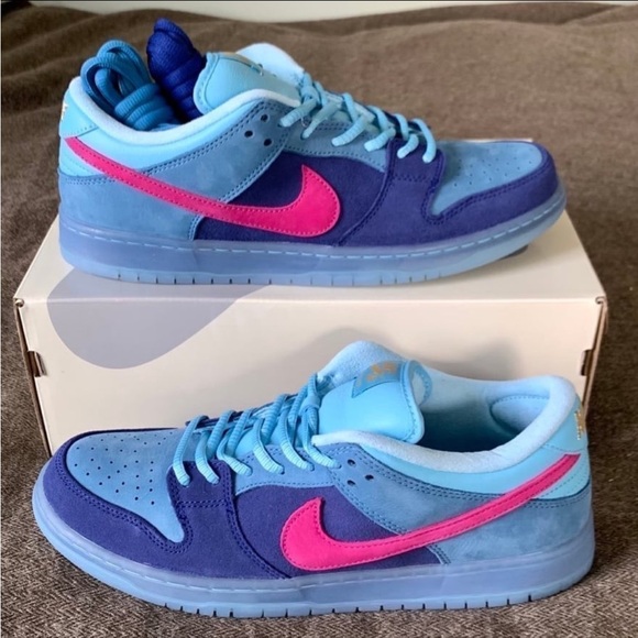 Nike Dunk SB ‘Run The Jewels’ - Picture 1 of 12